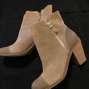 SoftWalk “Fairhill” suede ankle boots